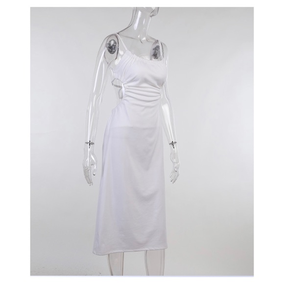 Gia Cut-Out Midi Dress in Black M - Picture 8 of 10